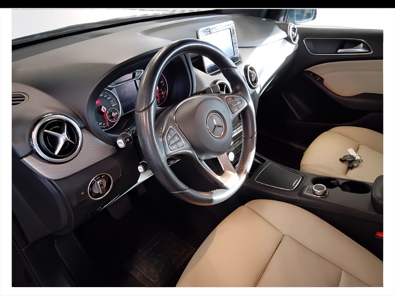 GuidiCar - Mercedes Classe B     (T246) 2018 Classe B (T246/242) - B 180 d Automatic Sport Usato