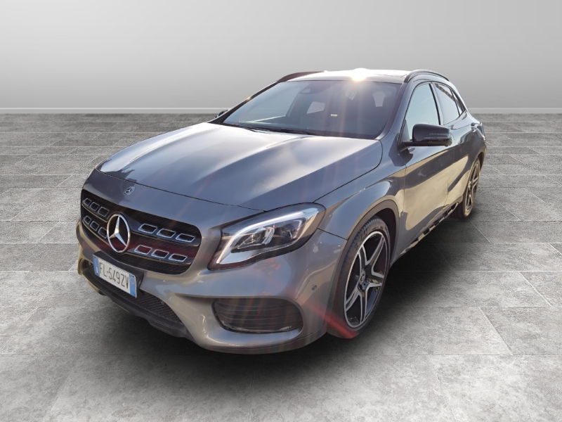 GuidiCar - Mercedes Classe GLA   (X156) GLA          (X156) - GLA 200 d Automatic Premium