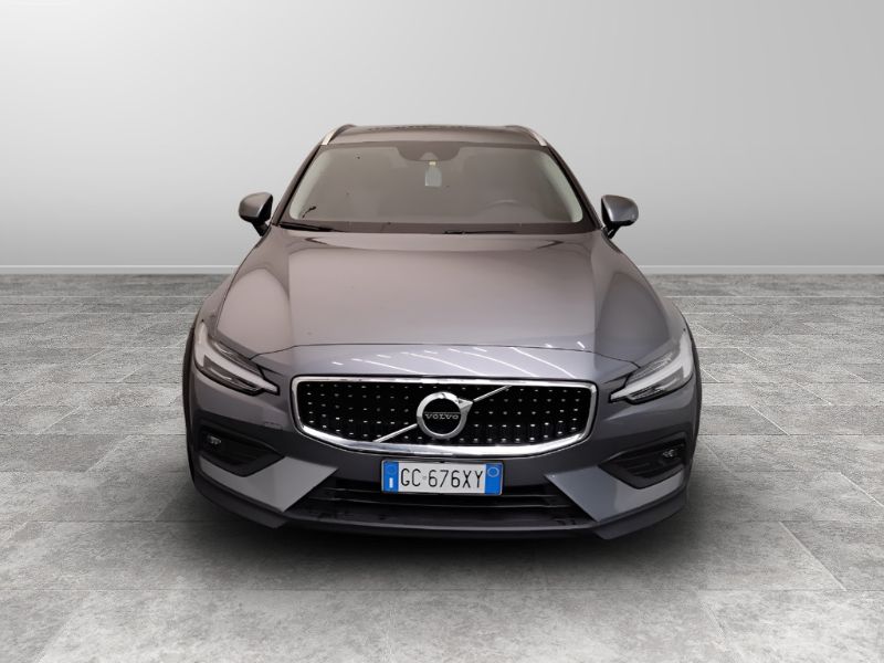 GuidiCar - VOLVO V60 CC (2018--->) 2020 V60 CC (2018-->) - V60 Cross Country B4 (d) AWD Geartronic B Usato