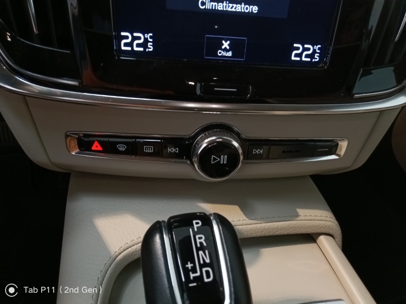 GuidiCar - VOLVO V90 (2016--->) 2019 V90 (2016-->) - V90 D5 AWD Geartronic Momentum Usato