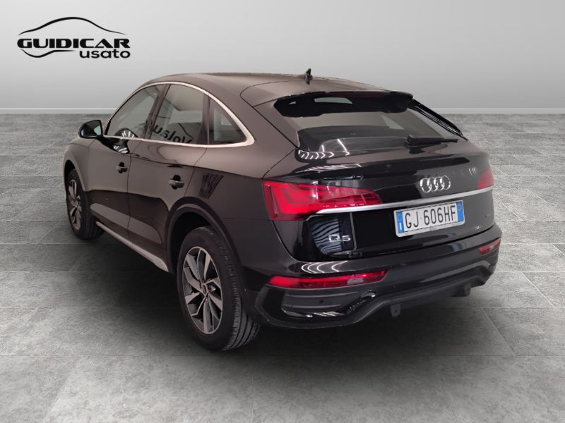 GuidiCar - AUDI Q5 2022 Q5 Sportback 40 2.0 tdi mhev 12V Business Advanced quattro s tronic Usato