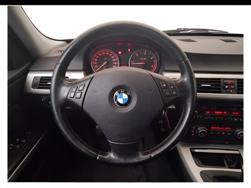 GuidiCar - BMW Serie 3 2009 318d Touring 2.0 Eletta 143cv FL Usato