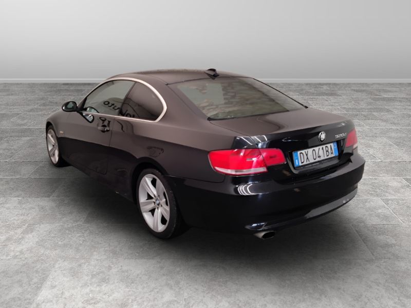 GuidiCar - BMW Serie 3 2009 320d Coupe Attiva 177cv Usato