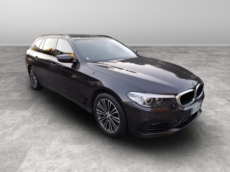 GuidiCar - BMW Serie 5 2020 520d Touring mhev 48V xdrive Luxury auto Usato