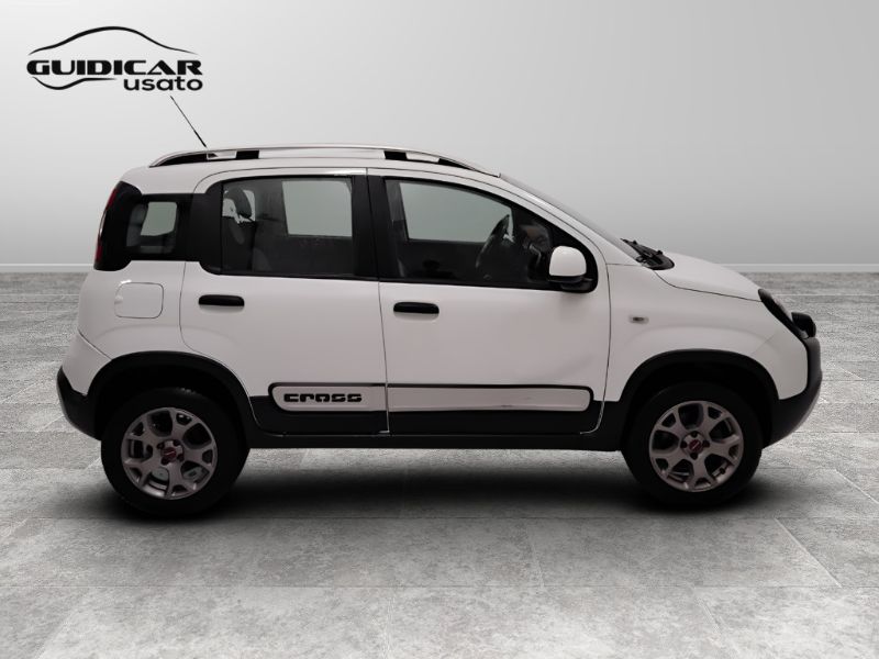 GuidiCar - FIAT Panda III 2012 4x4 2015 Panda 1.3 mjt 16v Cross 4x4 s&s 95cv Usato