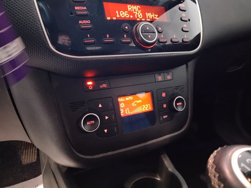 GuidiCar - FIAT Punto 2018 Punto 1.2 Lounge 5p E6 Usato