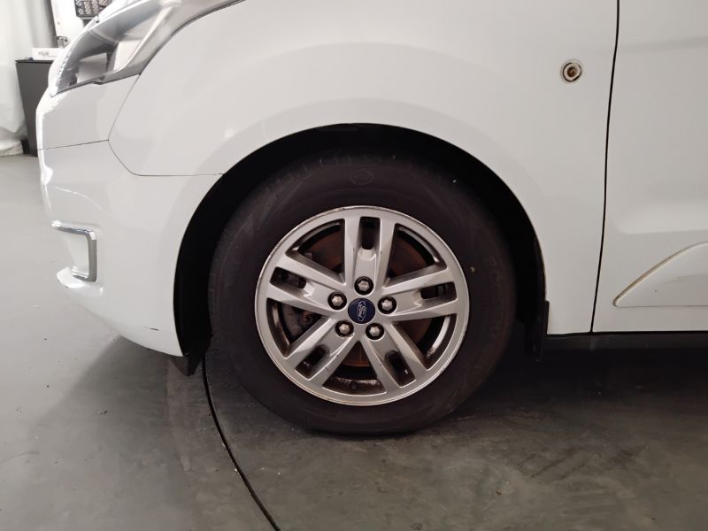 GuidiCar - FORD Tourneo Connect 2018 gran tourneo connect 1.5 tdci 120cv 7p.ti titanium auto E6.2 Usato