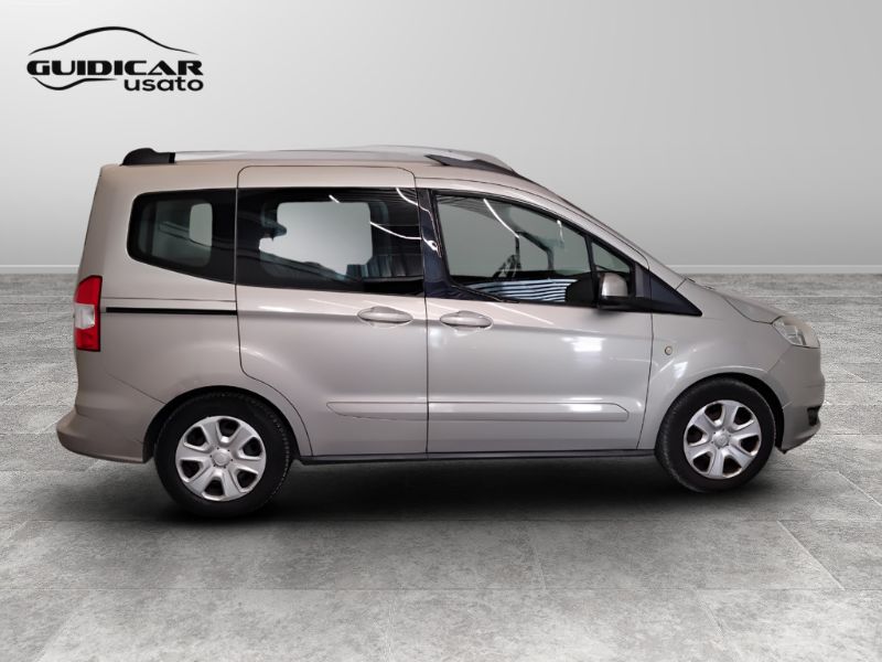 GuidiCar - FORD Tourneo Courier E6 2016 2016 tourneo courier 1.0 ecob. 100cv plus E6 Usato