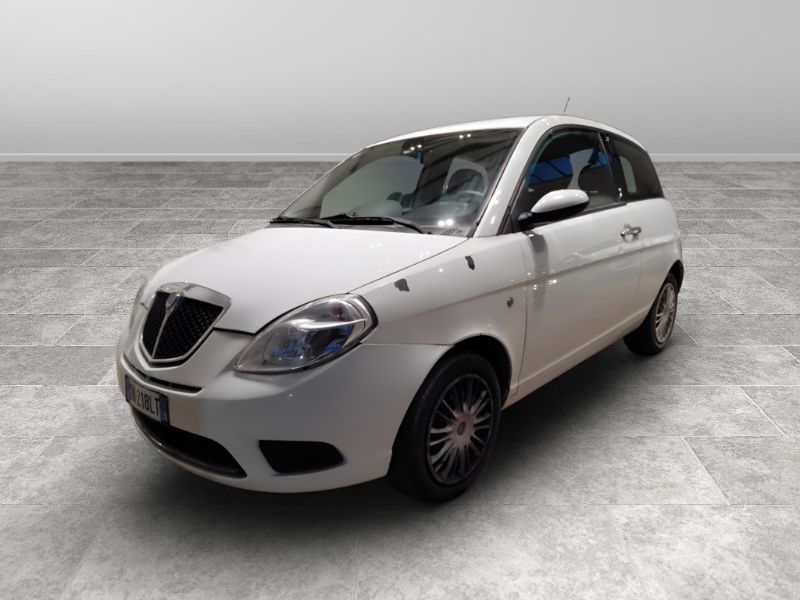 GuidiCar - LANCIA Ypsilon 2008 Ypsilon 1.2 8v Argento Usato