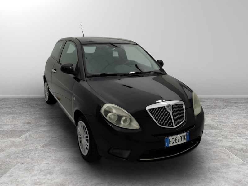 GuidiCar - LANCIA Ypsilon 2011 Ypsilon 1.2 8v Diva 69cv Usato