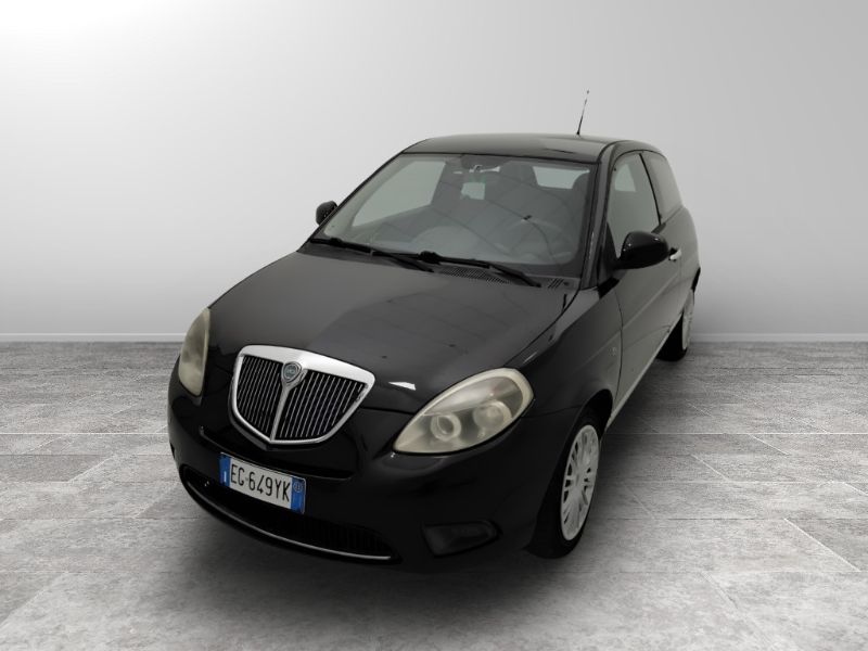 GuidiCar - LANCIA Ypsilon 2011 Ypsilon 1.2 8v Diva 69cv Usato