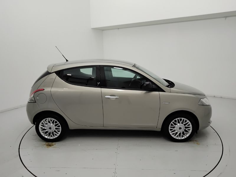 GuidiCar - LANCIA Ypsilon III 2011 2015 Ypsilon 1.2 8v Gold c/CL 69cv E6 Usato