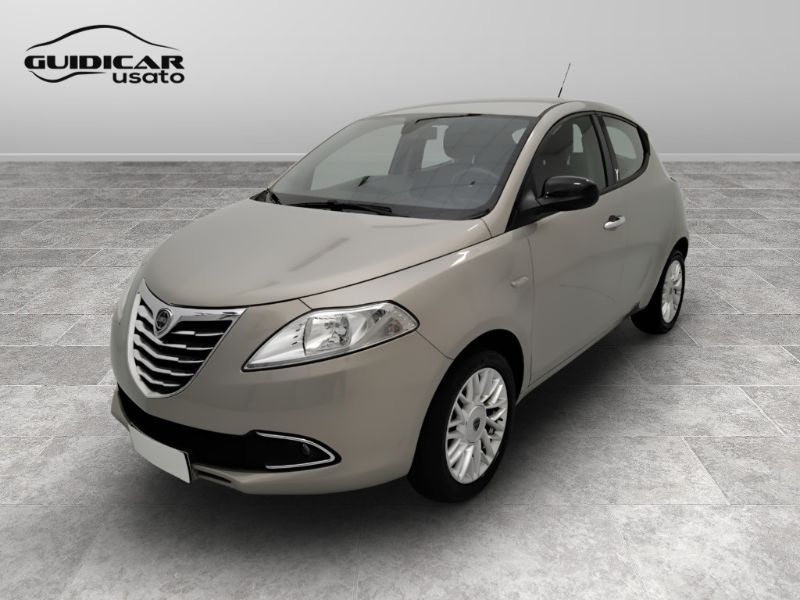 GuidiCar - LANCIA Ypsilon 2015 Ypsilon 1.2 8v Gold c/CL 69cv E6 Usato