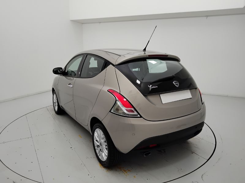 GuidiCar - LANCIA Ypsilon III 2011 2015 Ypsilon 1.2 8v Gold c/CL 69cv E6 Usato