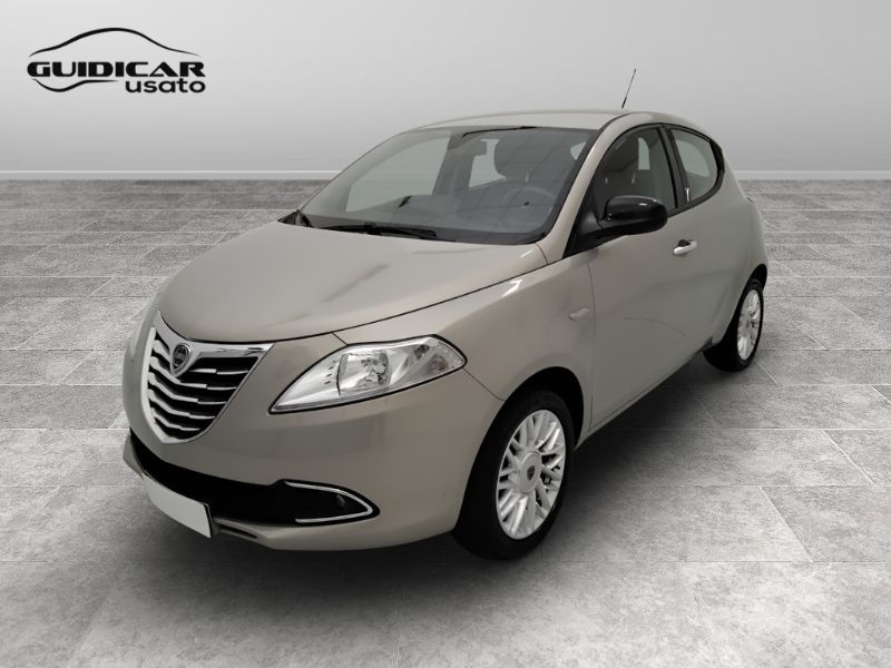 GuidiCar - LANCIA Ypsilon III 2011 2015 Ypsilon 1.2 8v Gold c/CL 69cv E6 Usato