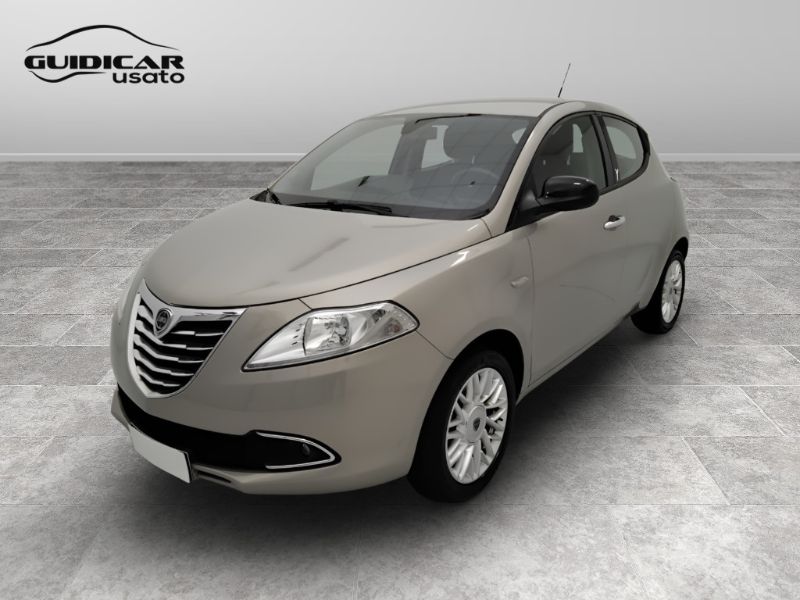 GuidiCar - LANCIA Ypsilon 2015 Ypsilon 1.2 8v Gold c/CL 69cv E6 Usato