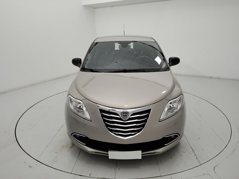 GuidiCar - LANCIA Ypsilon III 2011 2015 Ypsilon 1.2 8v Gold c/CL 69cv E6 Usato