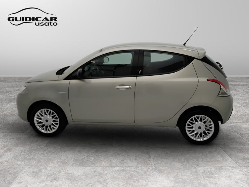 GuidiCar - LANCIA Ypsilon III 2011 2015 Ypsilon 1.2 8v Gold c/CL 69cv E6 Usato