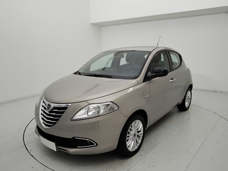 GuidiCar - LANCIA Ypsilon III 2011 2015 Ypsilon 1.2 8v Gold c/CL 69cv E6 Usato