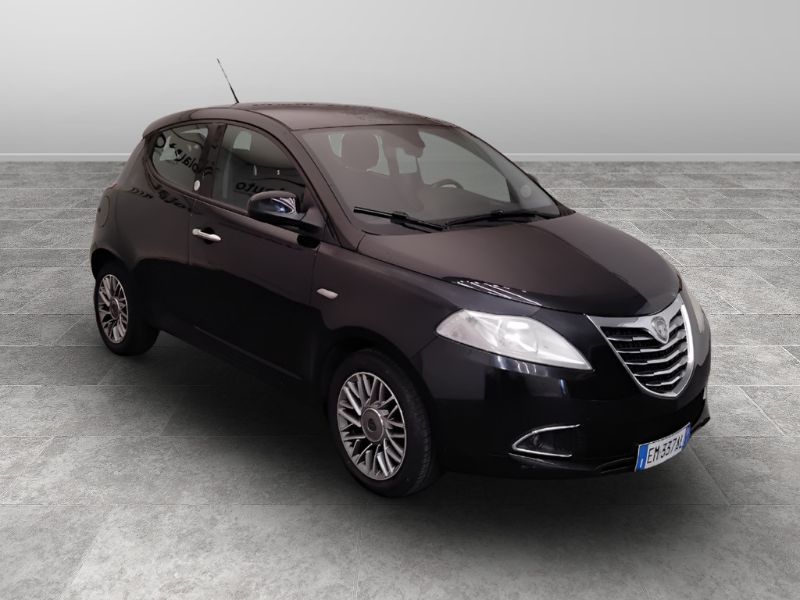 GuidiCar - LANCIA Ypsilon III 2011 2012 Ypsilon 1.2 8v Silver ecochic Gpl 69cv Usato