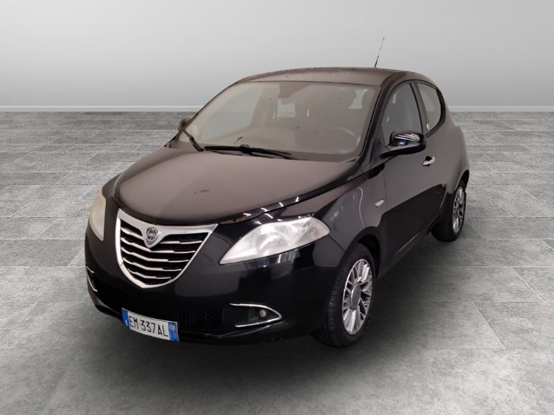 GuidiCar - LANCIA Ypsilon III 2011 2012 Ypsilon 1.2 8v Silver ecochic Gpl 69cv Usato