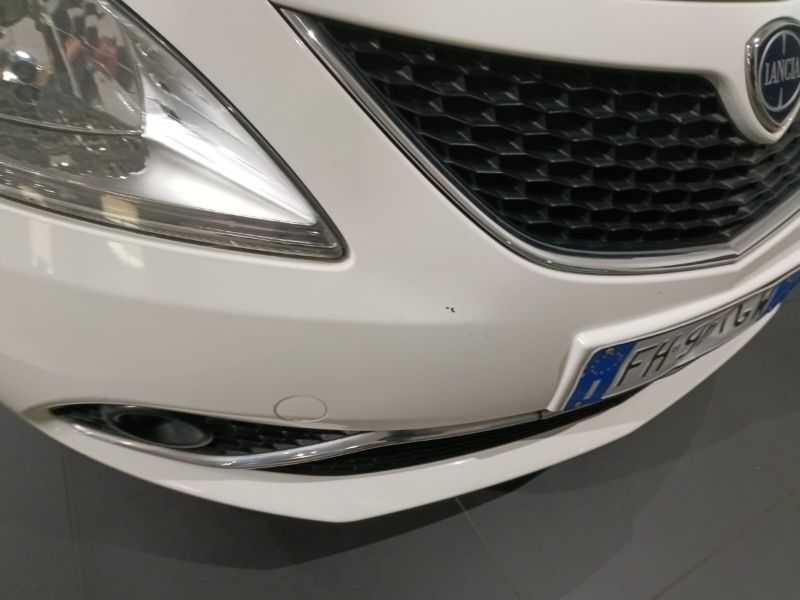 GuidiCar - LANCIA Ypsilon 2017 Ypsilon 0.9 t.air Platinum ecochic metano 80cv Usato