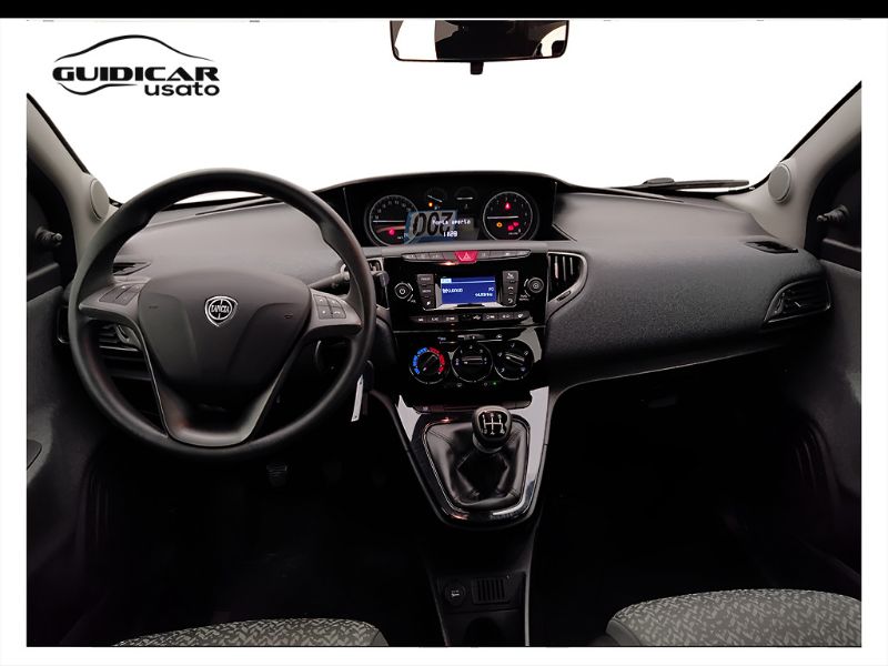 GuidiCar - LANCIA Ypsilon III 2015 2018 Ypsilon 1.2 Elefantino Blu s&s 69cv my19 Usato