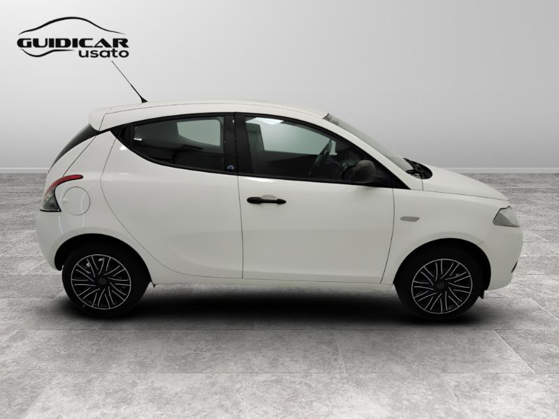 GuidiCar - LANCIA Ypsilon III 2015 2019 Ypsilon 1.2 Elefantino Blu s&s 69cv my19 Usato