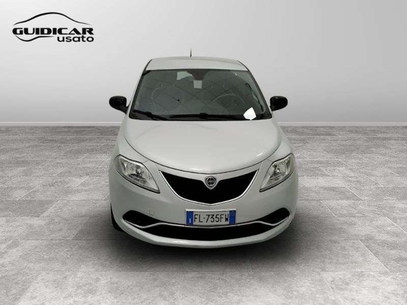 GuidiCar - LANCIA Ypsilon 2017 Ypsilon 1.2 Gold ecochic Gpl 69cv my16 Usato