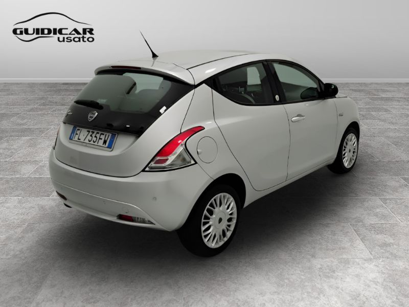 GuidiCar - LANCIA Ypsilon III 2015 2017 Ypsilon 1.2 Gold ecochic Gpl 69cv my16 Usato