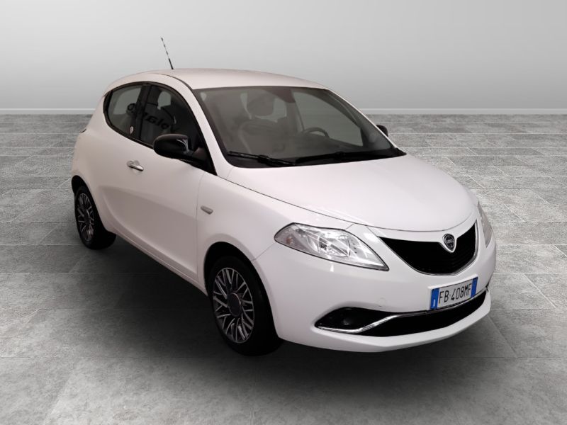 GuidiCar - LANCIA Ypsilon 2016 Ypsilon 1.2 Gold ecochic Gpl 69cv Usato