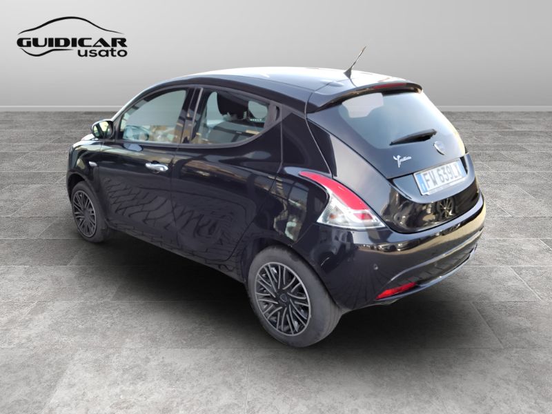 GuidiCar - LANCIA Ypsilon III 2015 2019 Ypsilon 1.2 Gold s&s 69cv my19 Usato