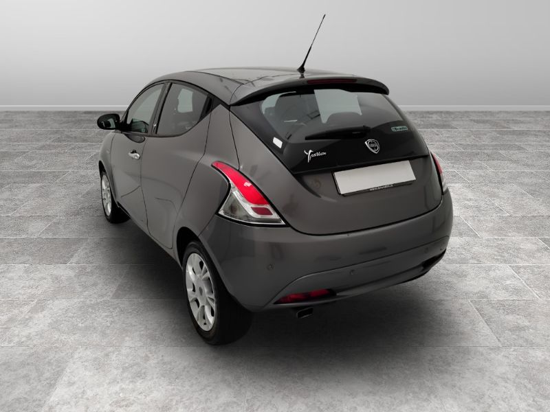 GuidiCar - LANCIA Ypsilon III 2015 2016 Ypsilon 1.3 mjt Gold s&s 95cv Usato