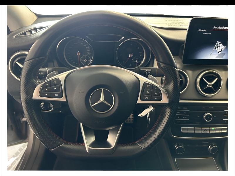 GuidiCar - Mercedes CLA 2019 CLA 200 d Premium 4matic auto FL Usato