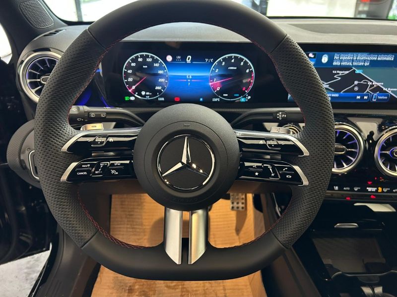 GuidiCar - MERCEDES BENZ Classe a 1 A 180 Sport auto Nuovo