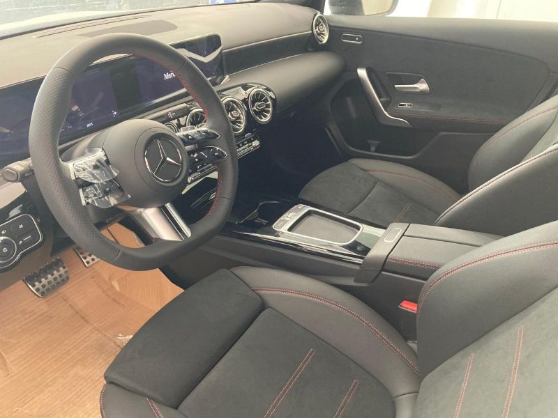 GuidiCar - MERCEDES BENZ CLASSE A 1 A 180 d Automatic Nuovo