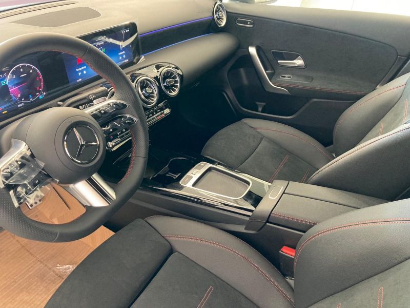 GuidiCar - MERCEDES BENZ CLASSE A 1 A 180 d Automatic Nuovo