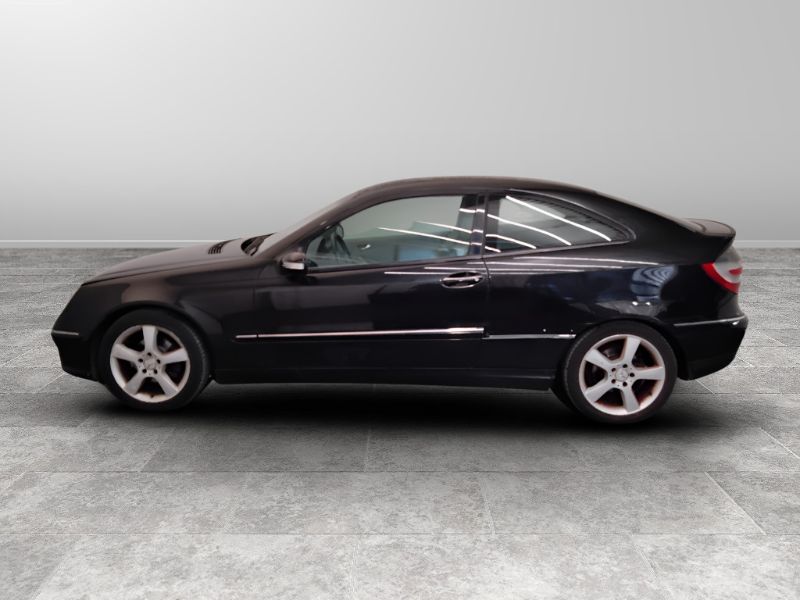 GuidiCar - Mercedes Classe C Sportcoupe - CL203 2004 2005 C SportCoupe 200 cdi Avantgarde Usato