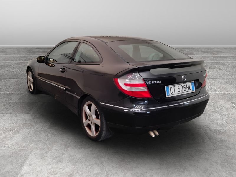 GuidiCar - Mercedes Classe C Sportcoupe - CL203 2004 2005 C SportCoupe 200 cdi Avantgarde Usato