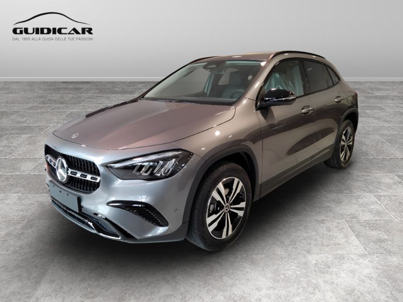 Mercedes GLA: nuovi accessori originali per il crossover 