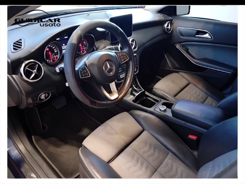 GuidiCar - Mercedes GLA 2017 GLA 180 d Business auto Usato