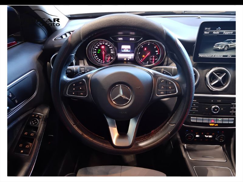 GuidiCar - Mercedes GLA 2017 GLA 180 d Business auto Usato