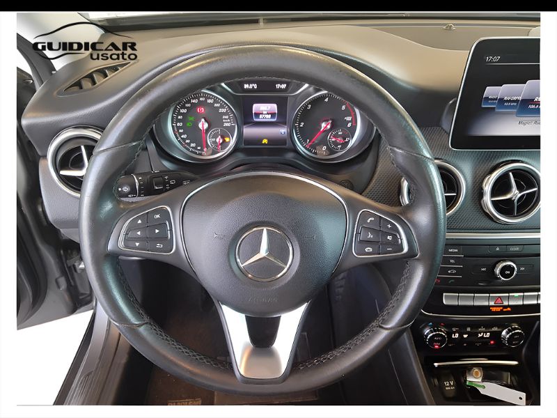 GuidiCar - Mercedes GLA-X156 2017 2018 GLA 180 d Business Usato