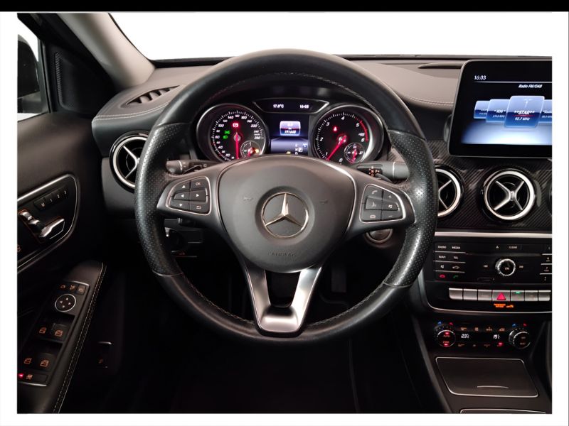 GuidiCar - Mercedes GLA 2019 GLA 200 d Night Edition auto Usato