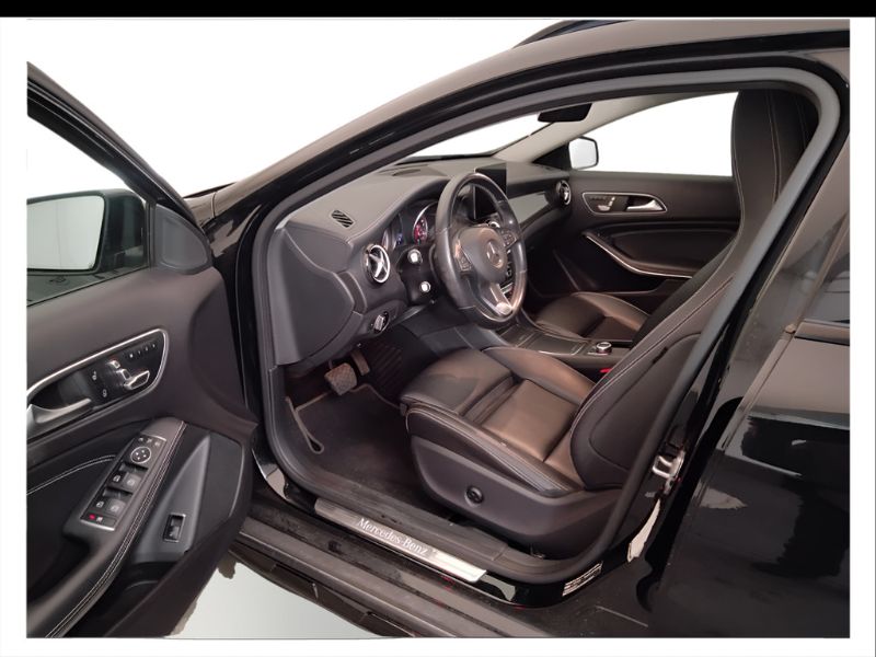 GuidiCar - Mercedes GLA 2019 GLA 200 d Night Edition auto Usato