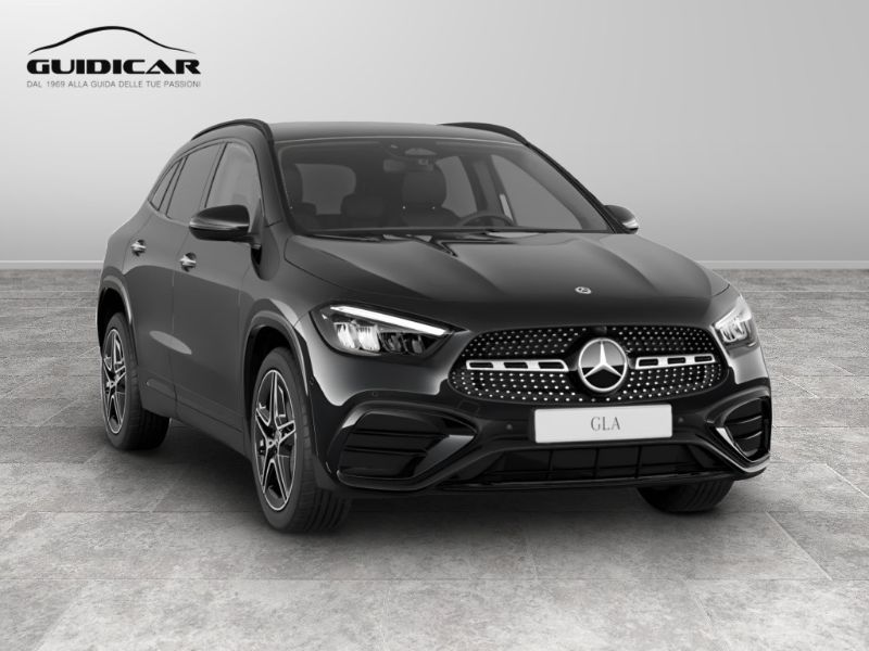 GuidiCar - MERCEDES BENZ NUOVA GLA 1 GLA 180 Automatic Nuovo