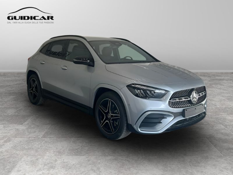 GuidiCar - MERCEDES BENZ NUOVA GLA 1 GLA 180  d Automatic Nuovo