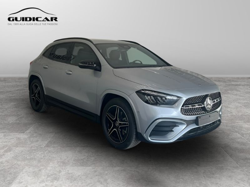 GuidiCar - MERCEDES BENZ NUOVA GLA 1 GLA 180  d Automatic Nuovo