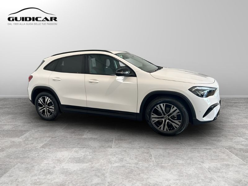 GuidiCar - MERCEDES BENZ NUOVA GLA 1 GLA 180  d Automatic Nuovo