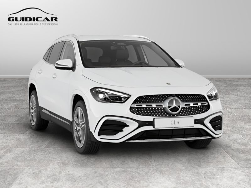 GuidiCar - MERCEDES BENZ NUOVA GLA 1 GLA 180  d Automatic Nuovo